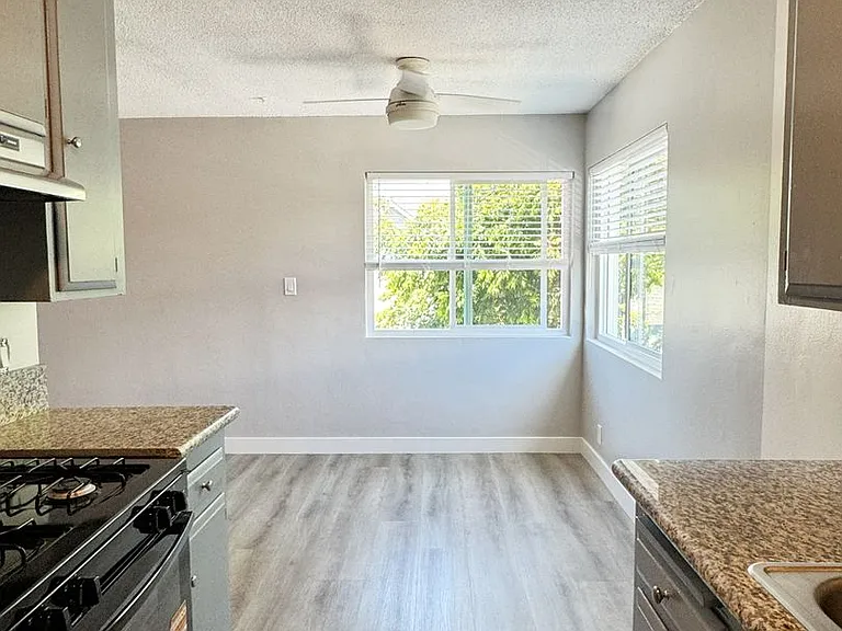 4305 E. 5th St — Photo 11