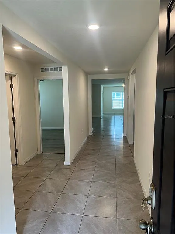 3 bed, 2.0 bath, 1670 sqft, $1,895 — Photo 3