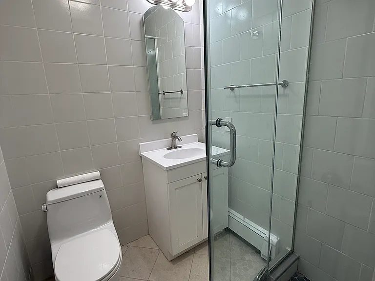 243 W 14th St #1R — Photo 17