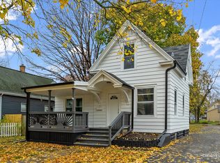 806 Iowa Ave, Aurora, IL 60506