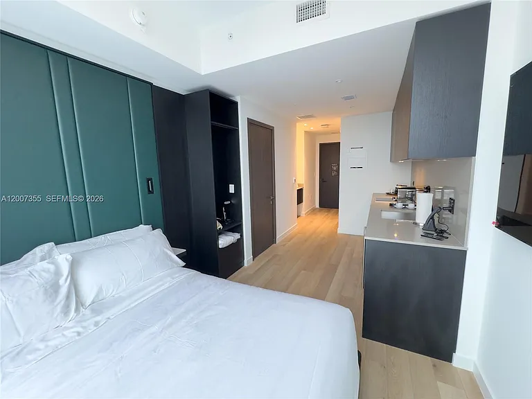 20 NE 11th St #3012A — Photo 10