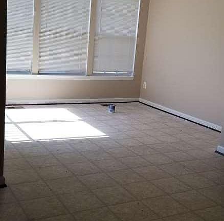 Kitchen & Dining