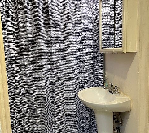 4th image of 403 S 4th St APT C