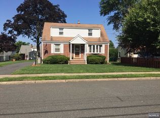 16 Shelby St, Dumont, NJ 07628