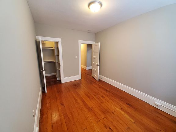 3rd image of 3001 Pine St APT 2