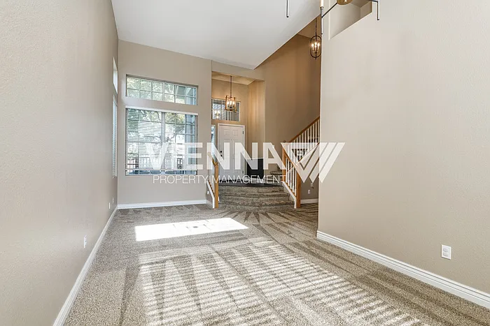 5308 Heritage Ct — Photo 3