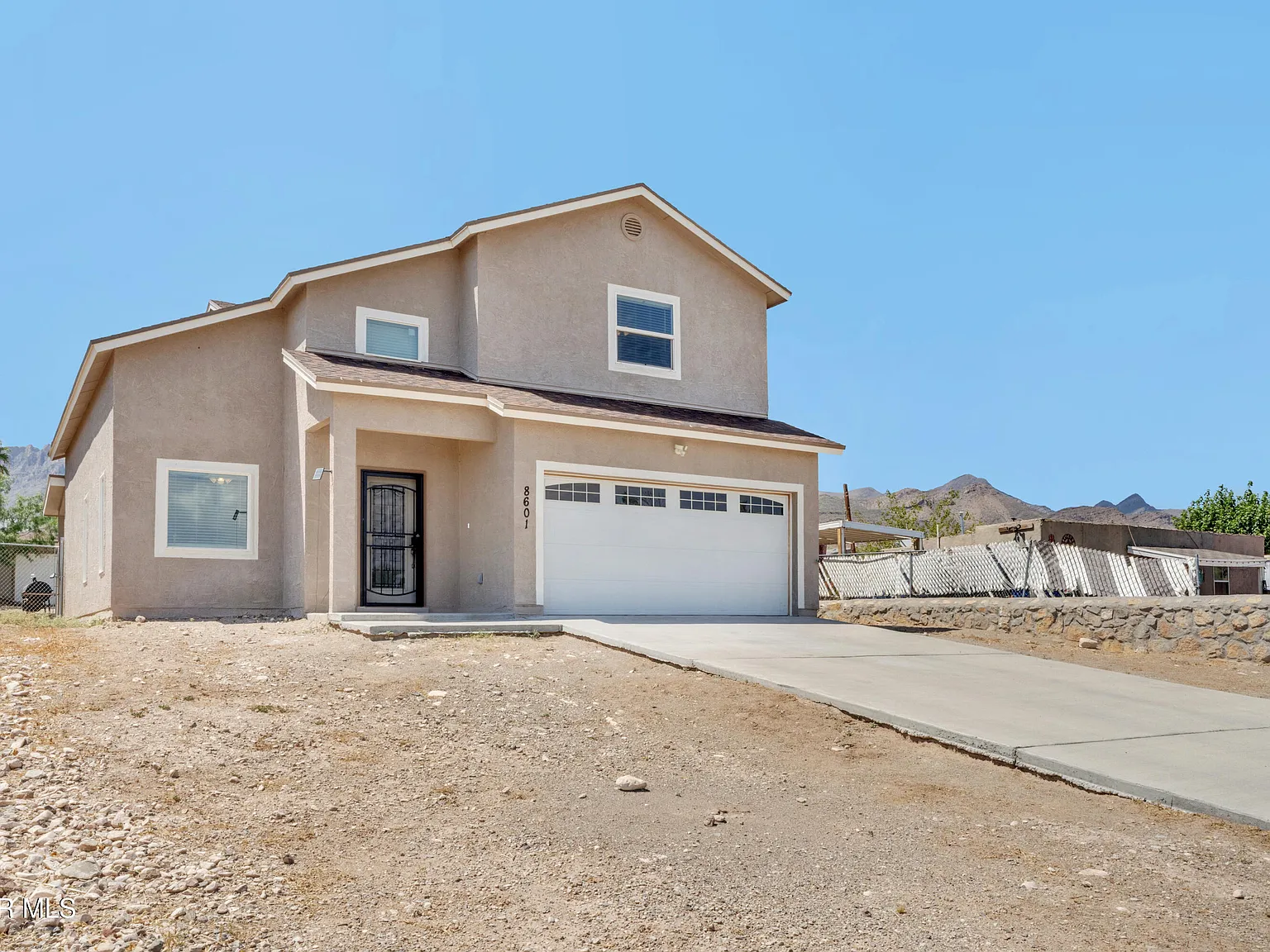 4 bed, 2.5 bath, 2090 sqft, $2,000 — Photo 3