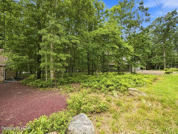3rd image of 15 Southern Hills Ct