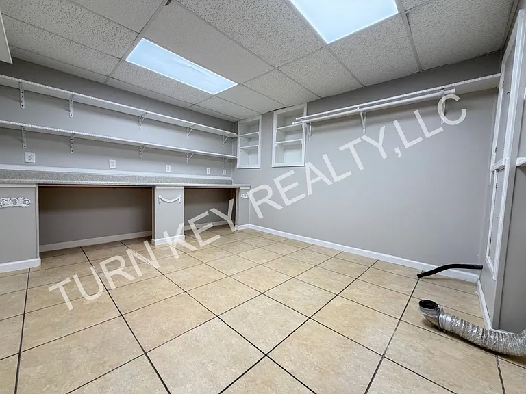 2221 Diane Dr — Photo 22