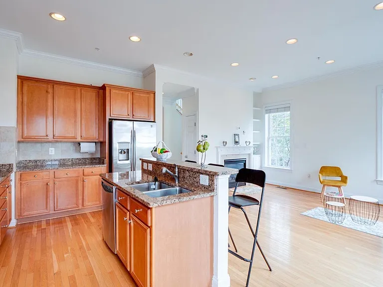 3510 Goddard Way — Photo 12