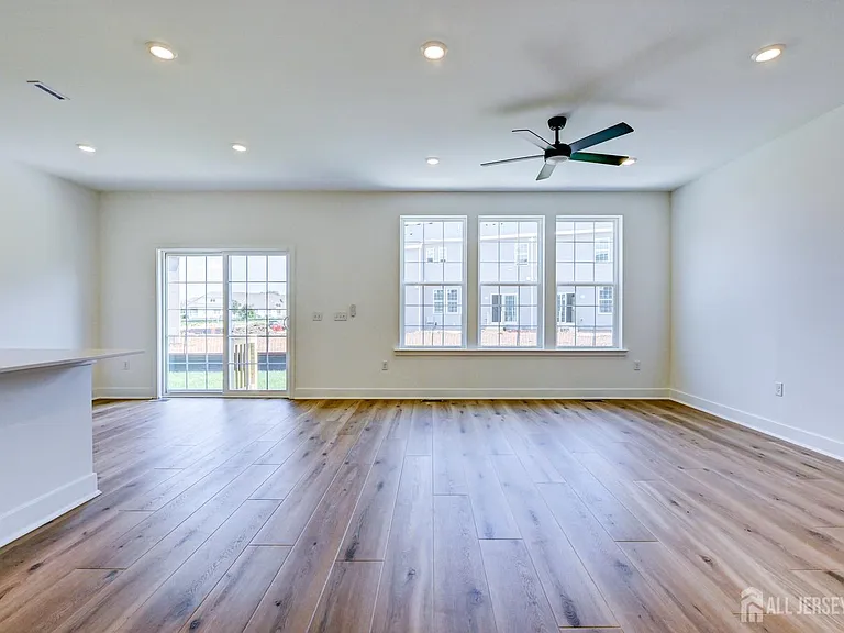 13 Griffin Ln — Photo 12