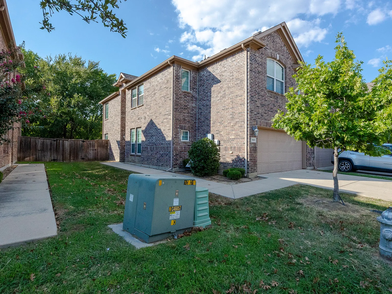 3 bed, 1860 sqft, $2,400 — Photo 3