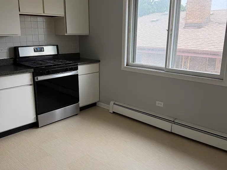 550 N Ardmore Ave #2W — Photo 6