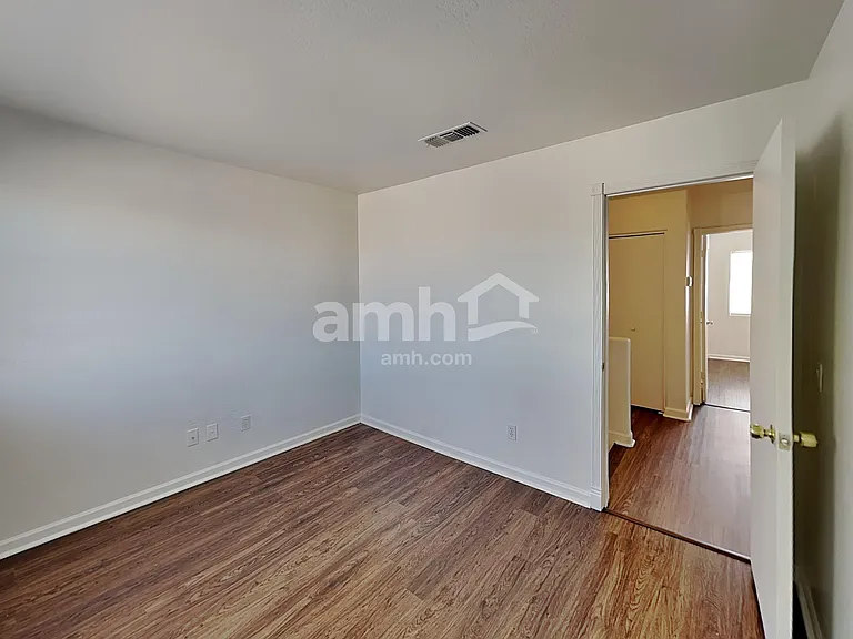 11801 N Olive St — Photo 14