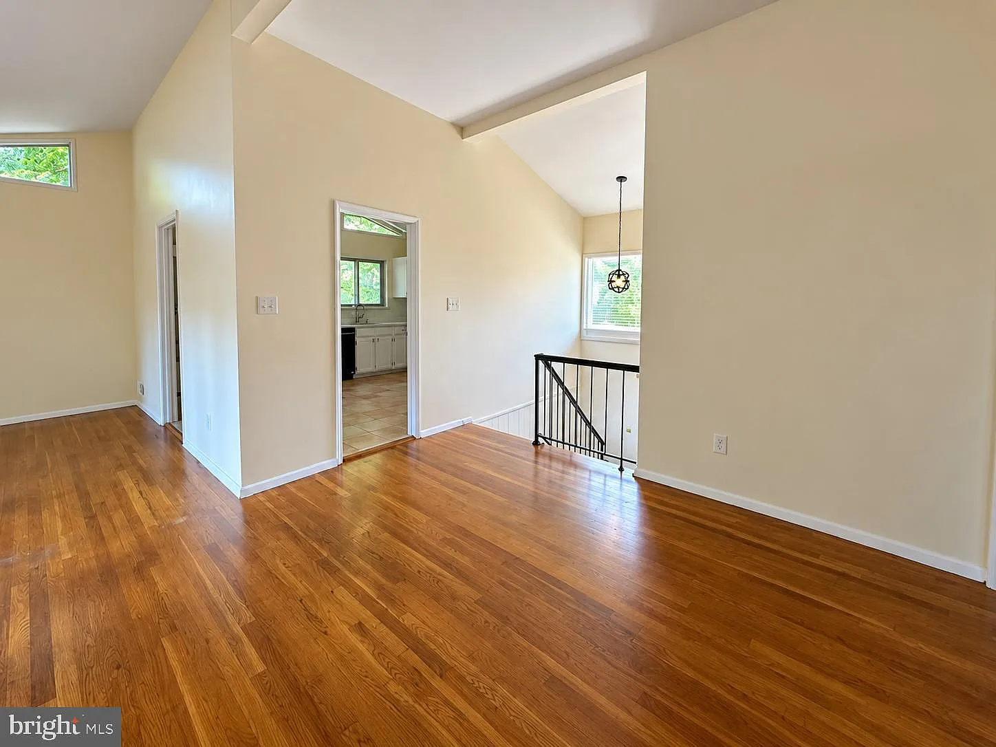 4 bed, 3.0 bath, 1959 sqft, $4,000 — Photo 4