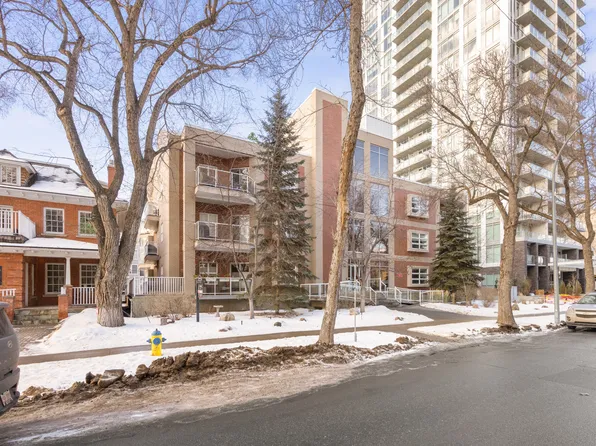 9910 111th St NW #106, Edmonton, AB T5K 1K2