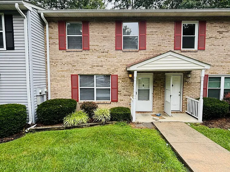 441 Janie Ln — Photo 1