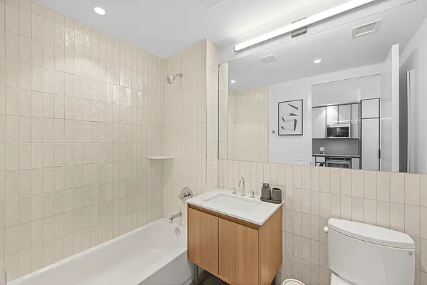 Rented by Charney Real Estate LLC | media 24