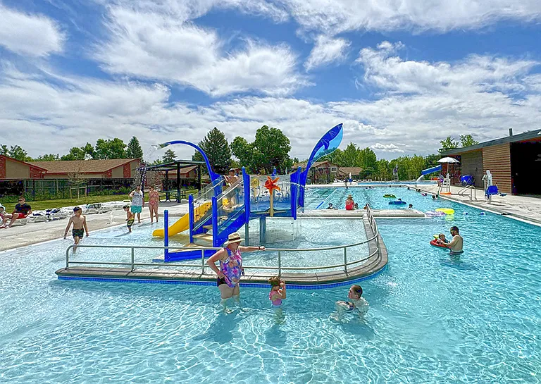 Walking distance to Columbine West community pool