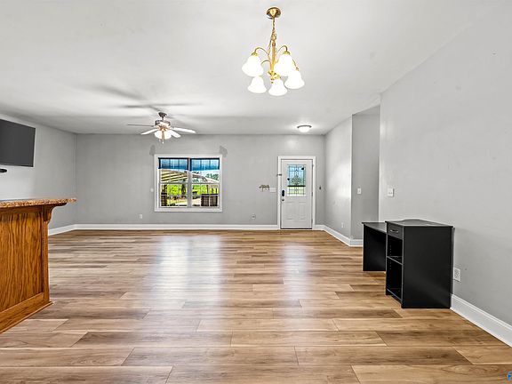5th image of 991 Manley Rd