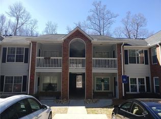 122 Streamside Dr, Roswell, GA 30076