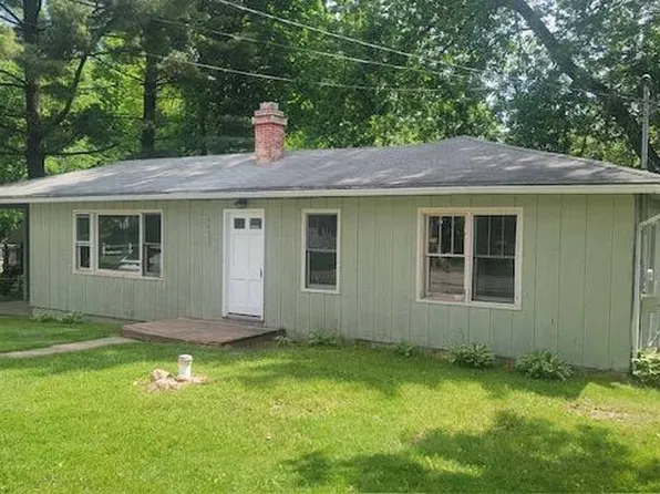 54555 Beechwood Ave, Dowagiac, MI 49047