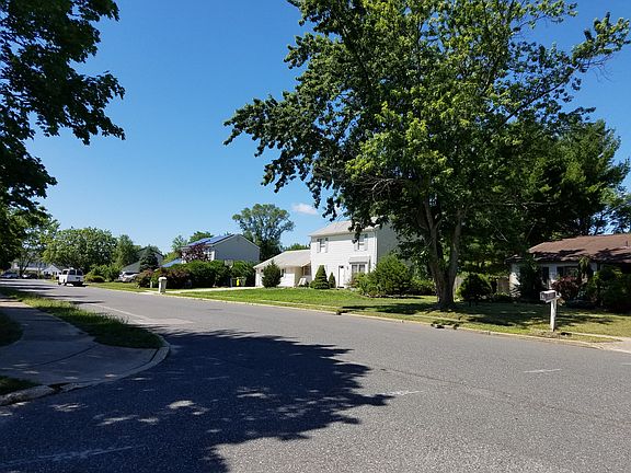 3rd image of 1504 Malibu Dr