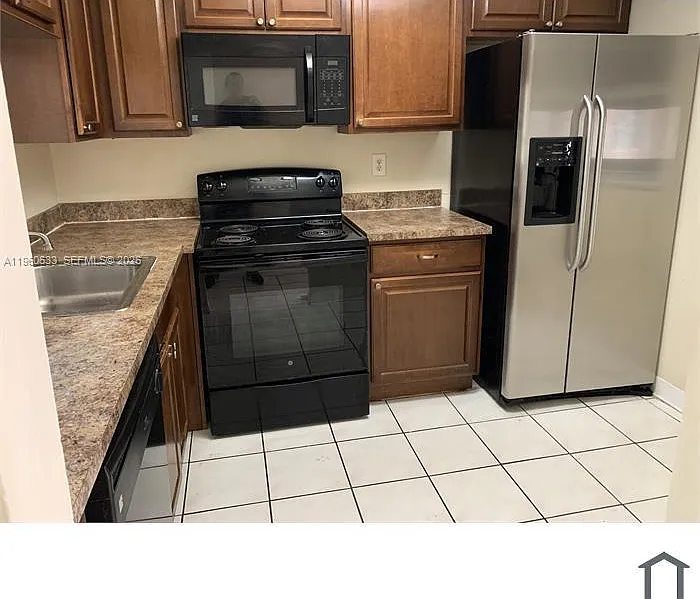 Point South Condo — Photo 2
