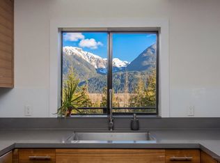 40181 Skyline Dr, Squamish, BC V8B 0S6