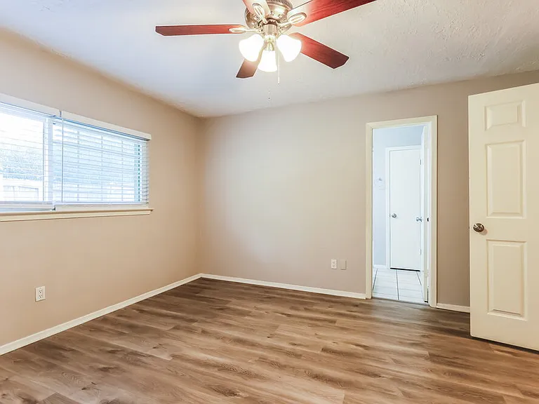 4703 Owens Creek Ln — Photo 9