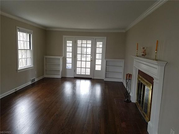 5th image of 1361 W 2nd St