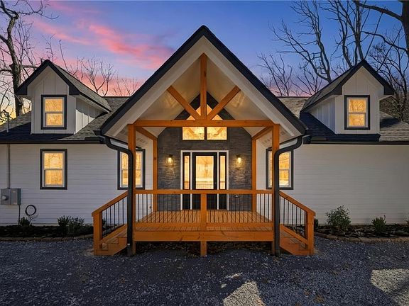 2nd image of 1041 Mountain Oak Rd