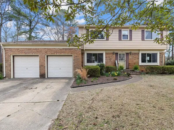 712 Queen Elizabeth Dr, Virginia Beach, VA 23452