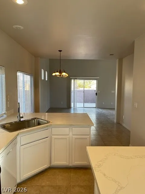 3 bed, 2.5 bath, 1564 sqft, $2,350 — Photo 4