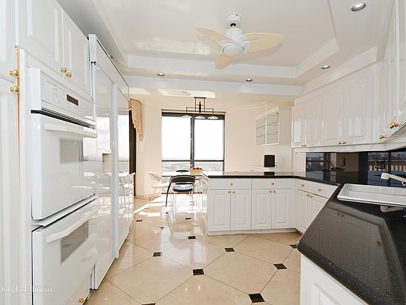 5th image of 2000 Island Blvd APT 2709