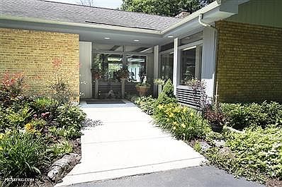 2nd image of 440 Thornmeadow Rd