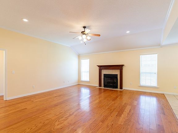 3rd image of 2405 Rankin Cir