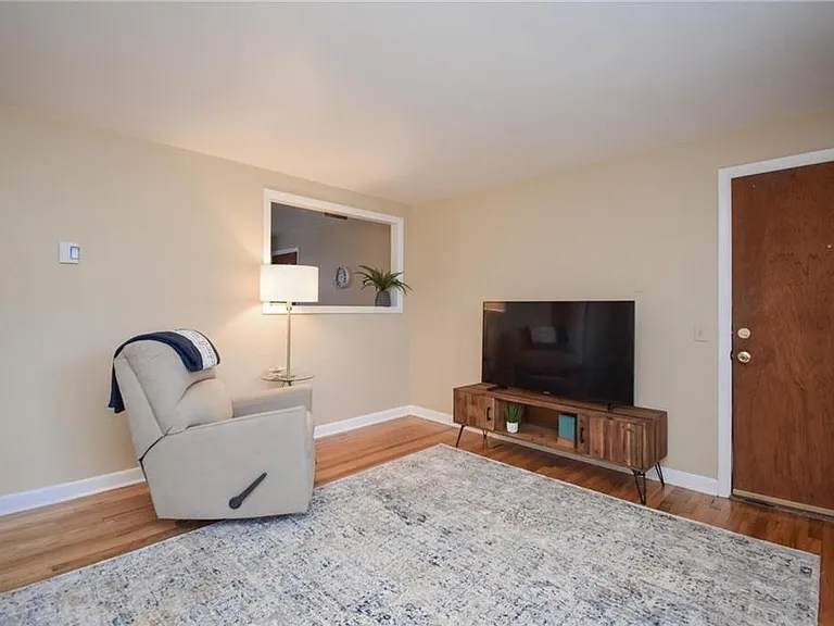 70 Carroll Ave #509 — Photo 16
