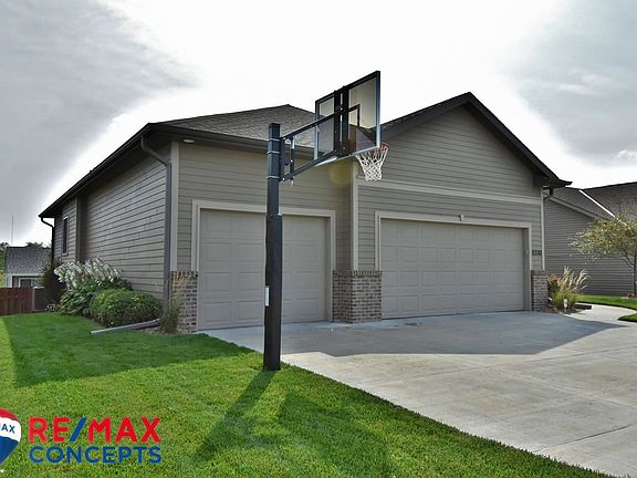 4th image of 8330 Emery Ln