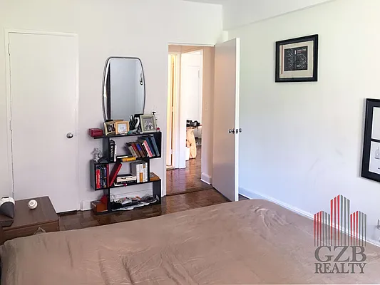 Rented by Avenues Real Estate | media 31