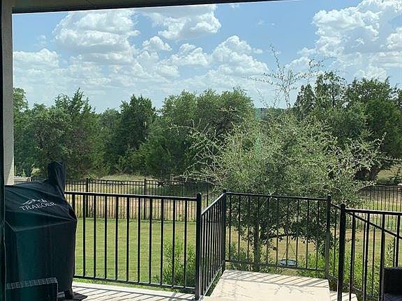 2nd image of 169 Lavaca Heights Dr