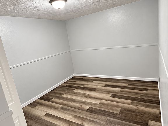 4th image of 714 Henry Ln #B