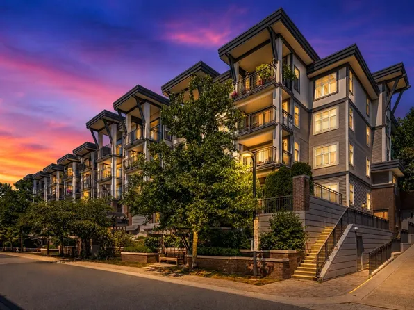 4799 Brentwood Dr #317, Burnaby, BC V5C 0C4