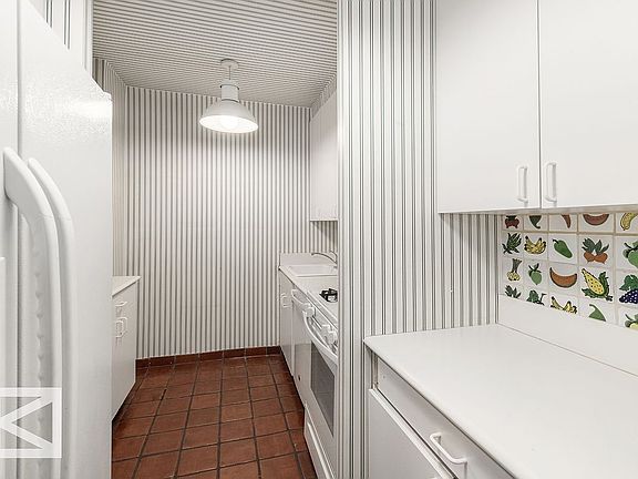 4th image of 1001 5th Ave #8AB
