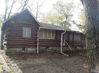 104 Poplar Grove Ter, West Milford, NJ 07480