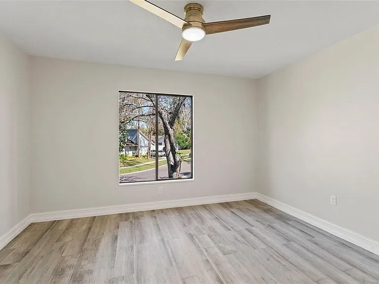 4520 Pine Hollow Dr — Photo 33