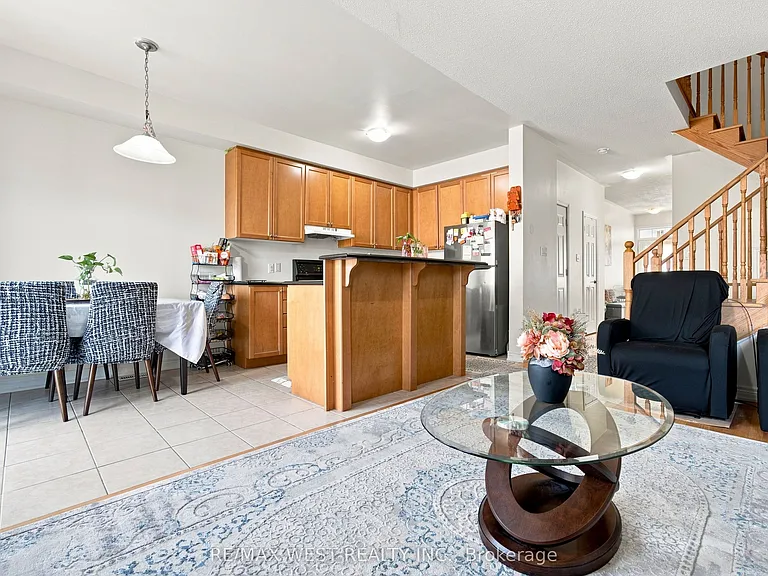 35 Sky Harbour Dr — Photo 8
