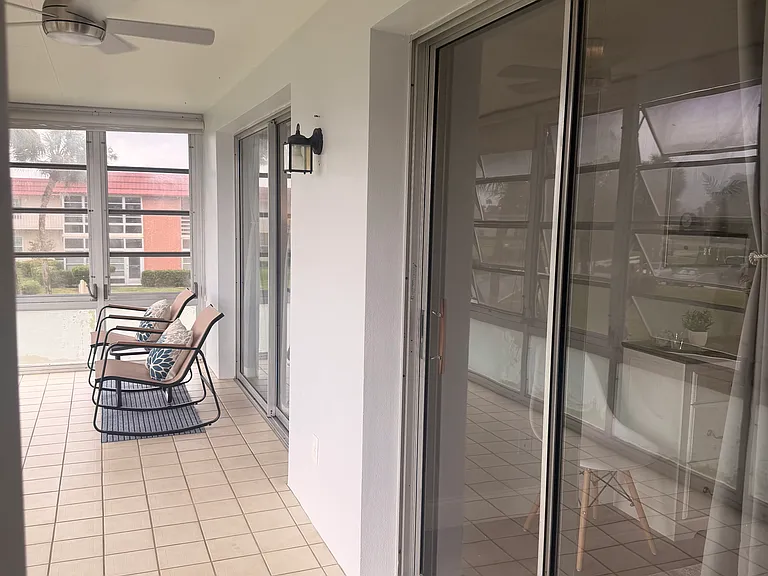 75 Royal Oak Ct #201 — Photo 23