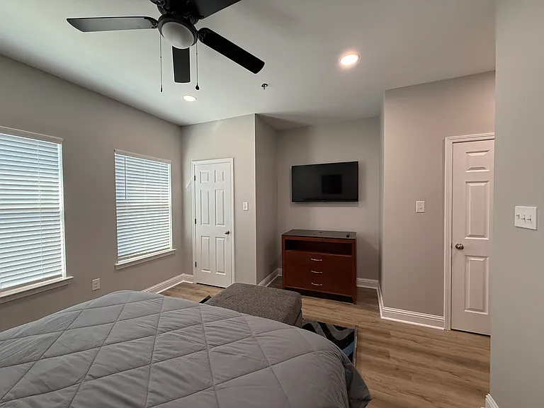 410 Peach St — Photo 6