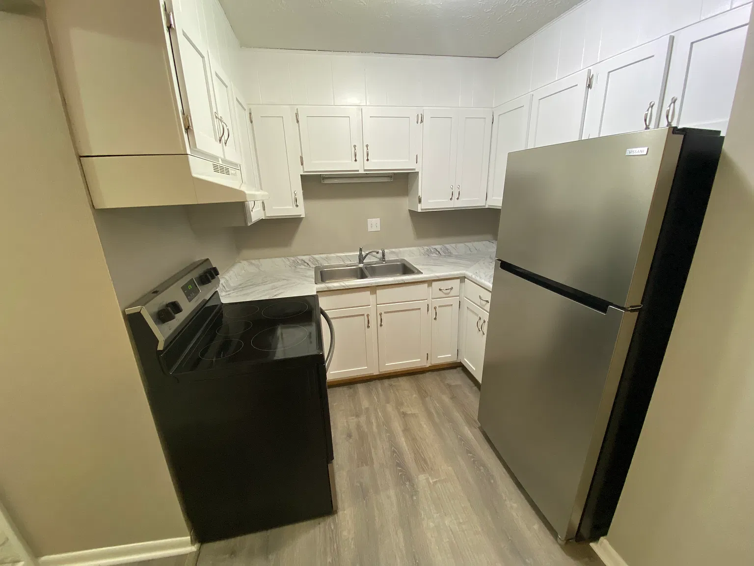 2 bed, $900 — Photo 3